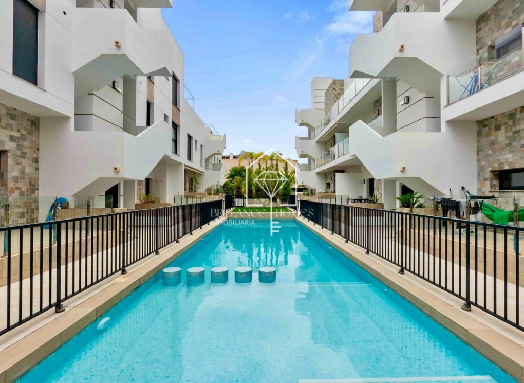 Alquiler a largo plazo - Apartamento / piso - Los Arenales del Sol - Arenales