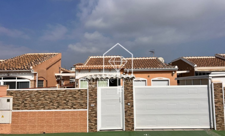 Detached villa - Resale - Torrevieja - Torrevieja