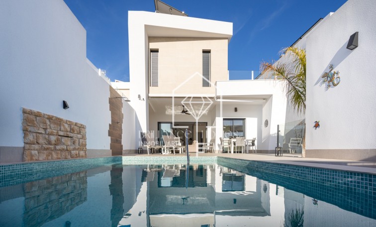 Detached villa - Segunda mano - Dolores - Dolores