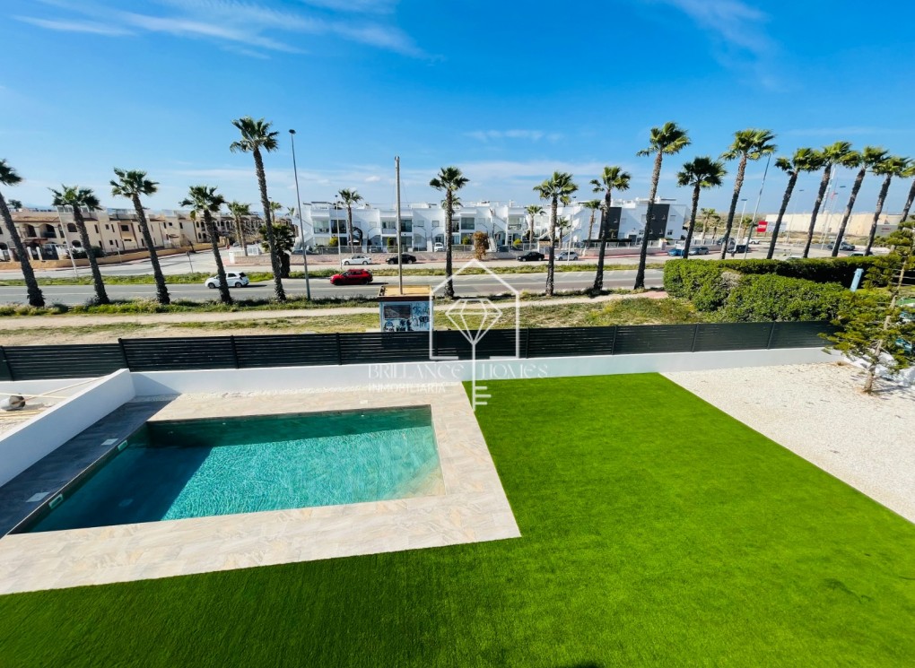 Nouvelle construction - Villas - Torrevieja - 03183