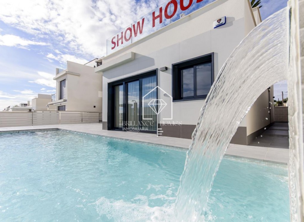 Obra nueva - Villas - San Miguel de Salinas - 03193