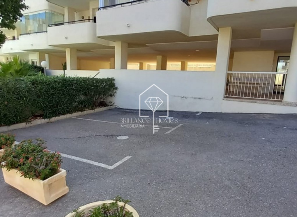 Resale - Apartamento - Los Arenales del Sol - Arenales