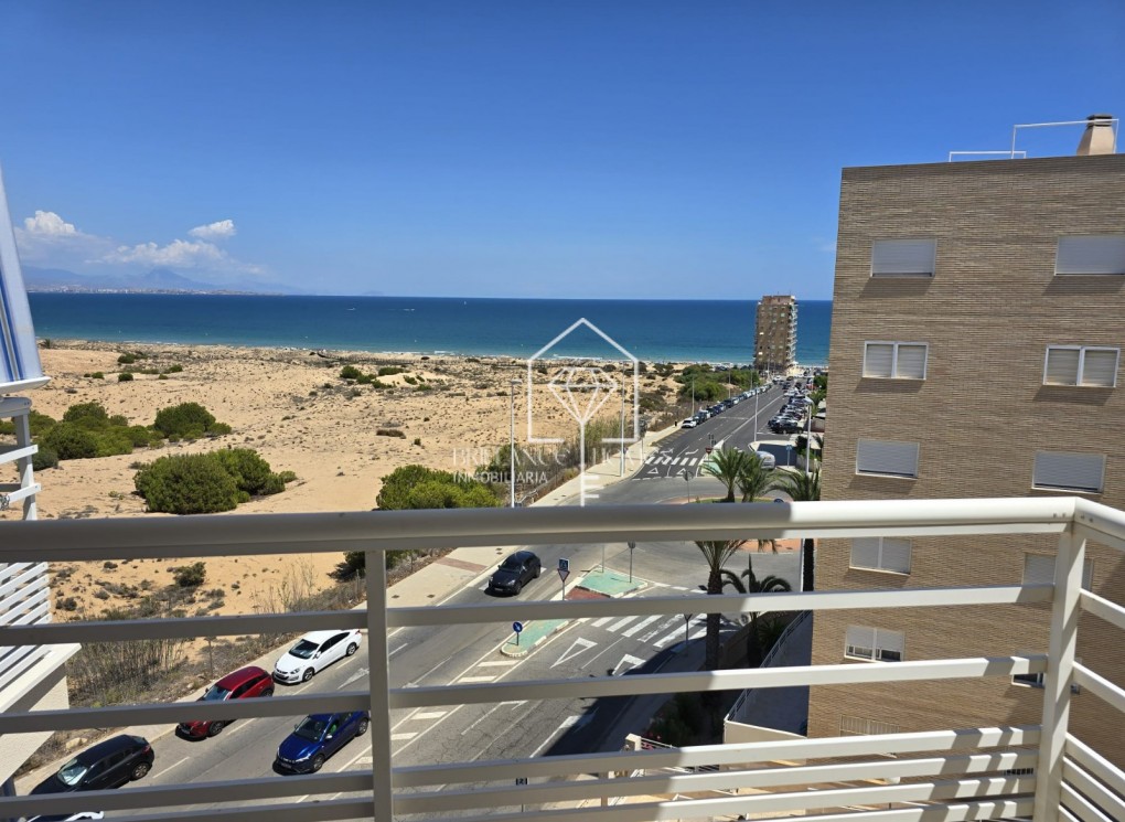 Resale - Apartamento - Los Arenales del Sol - Arenales