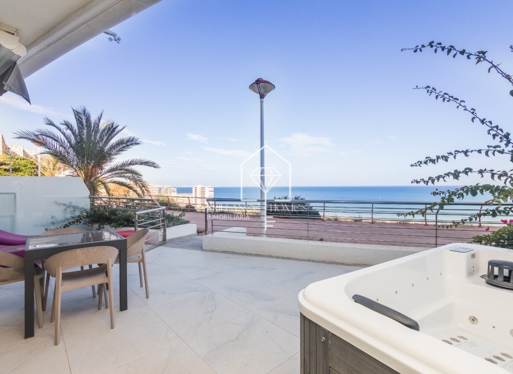 Resale - Apartamento - Los Arenales del Sol - Arenales