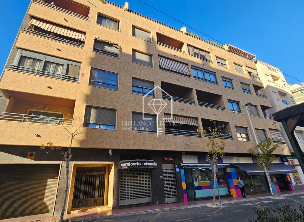 Resale - Apartamento - Torrevieja - Centro