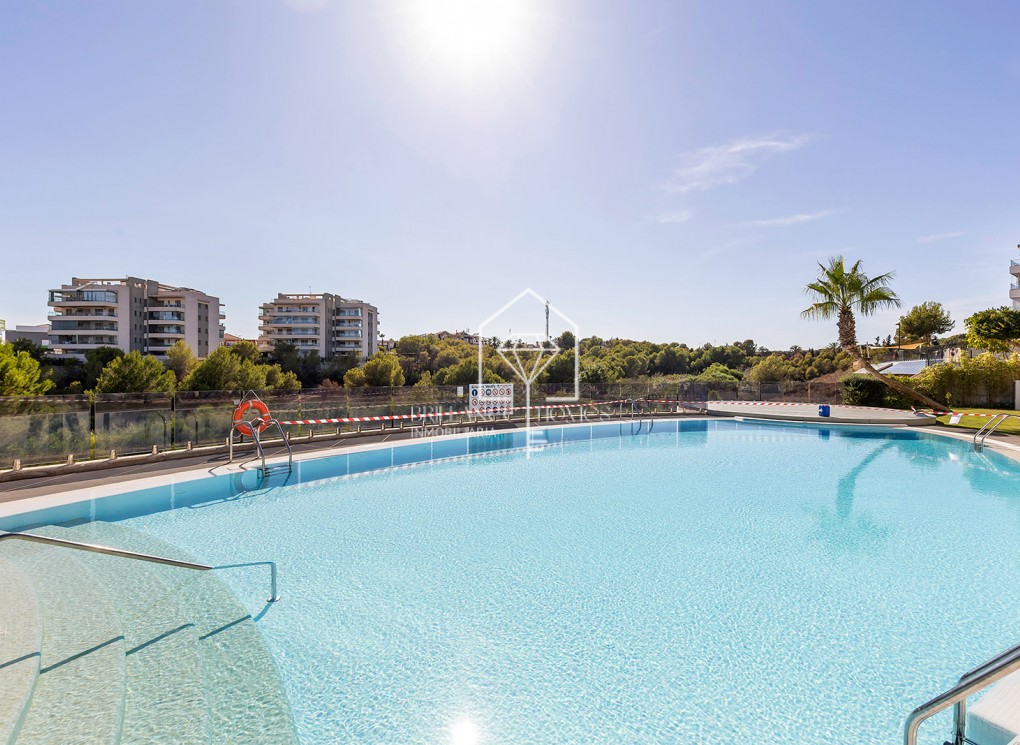 Resale - Apartment - Orihuela Costa - Villamartín-Las Filipinas