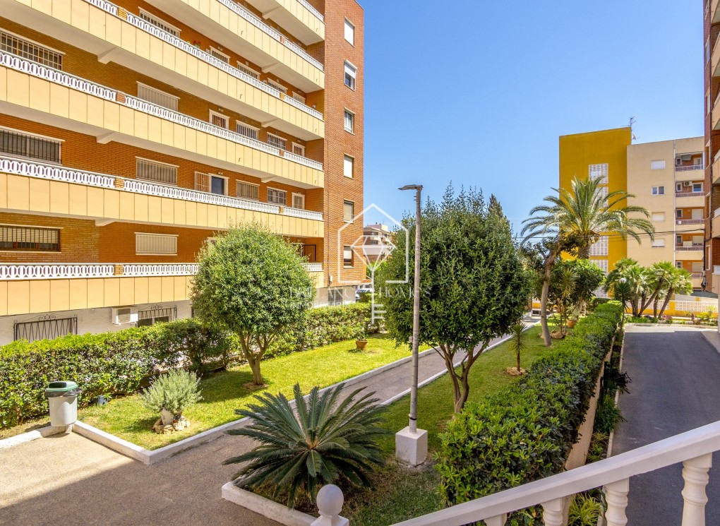 Resale - Apartment - Punta Prima