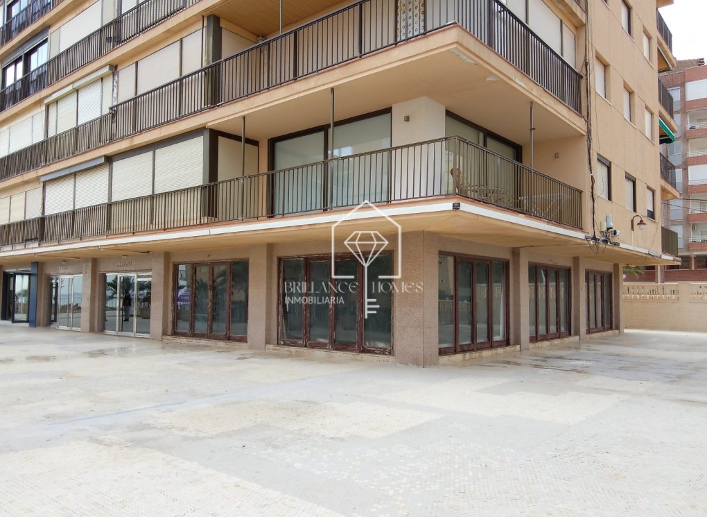 Resale - Commercial - Los Arenales del Sol - Arenales