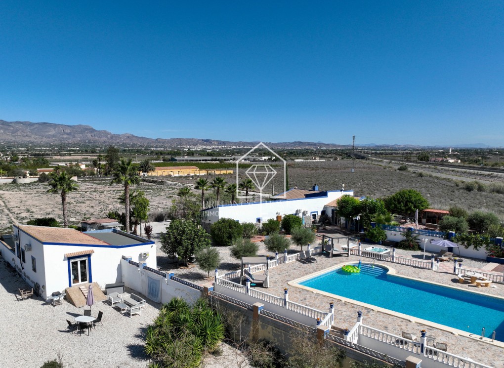 Resale - Finca / Country Property - Crevillente