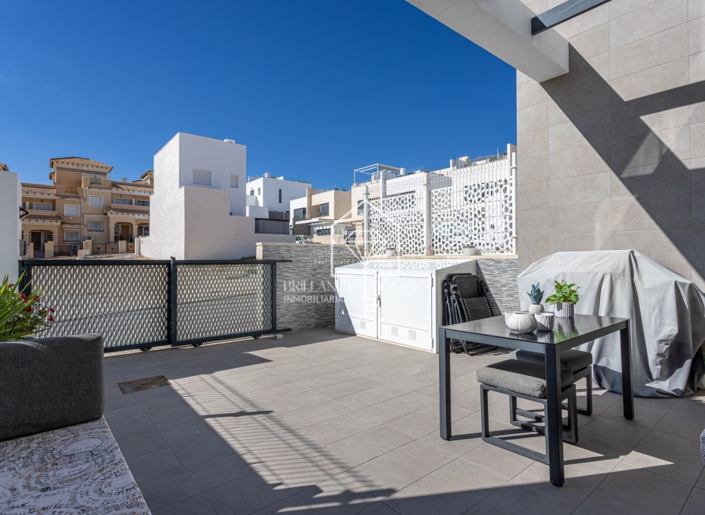 Resale - Town house - Orihuela Costa - Villamartín