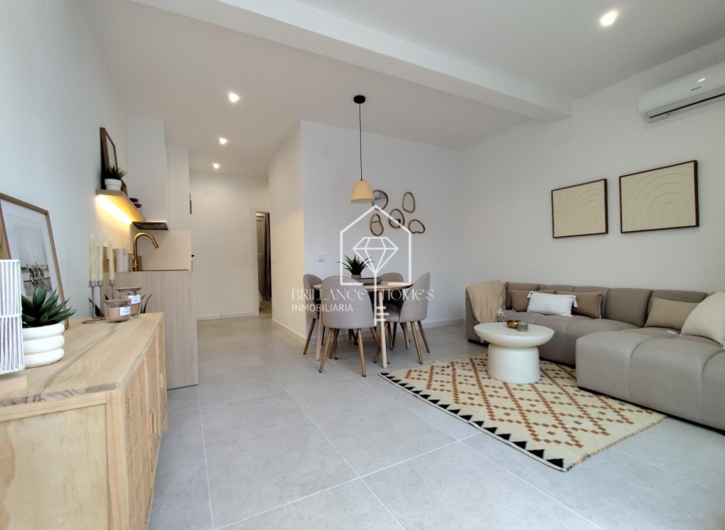 Resale - Townhouse - La Siesta