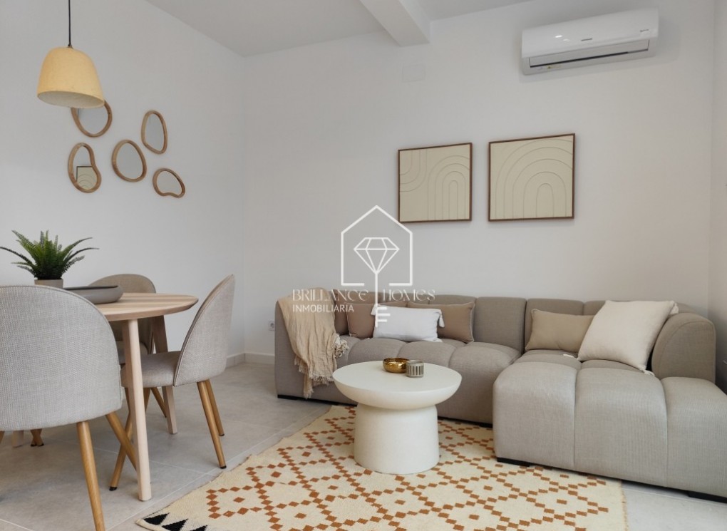 Resale - Townhouse - La Siesta