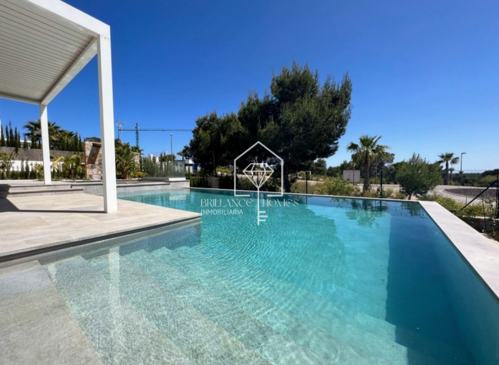 Resale - Villa - Dehesa De Campoamor