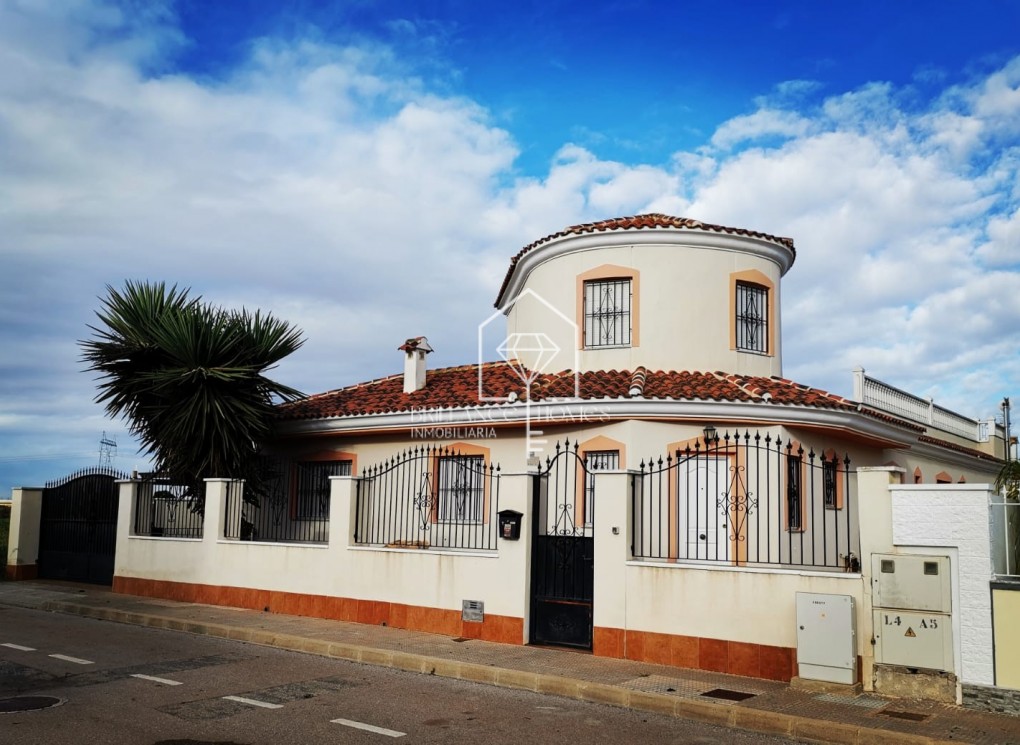 Resale - Villa - Los Alcázares  - Town