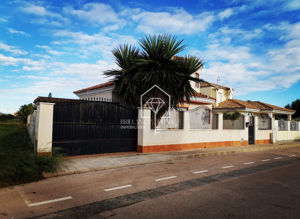 Resale - Villa - Los Alcázares  - Town