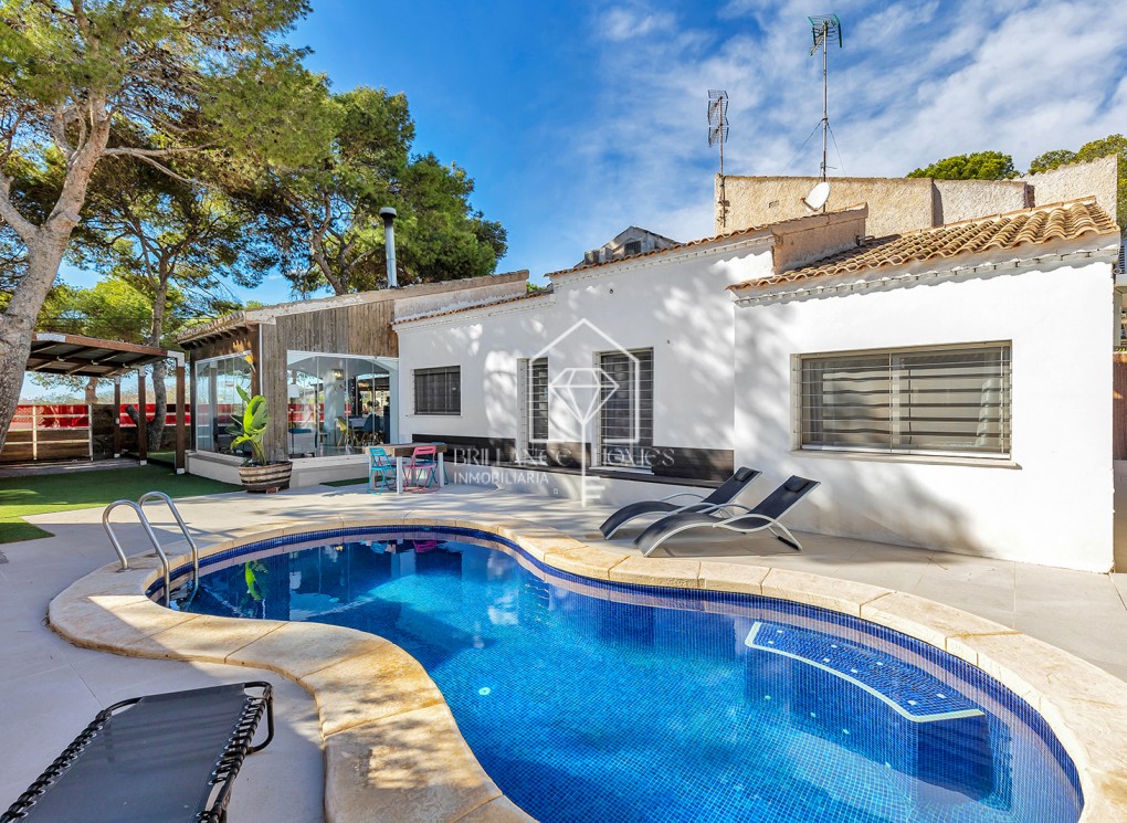 Resale - Villa - Orihuela Costa