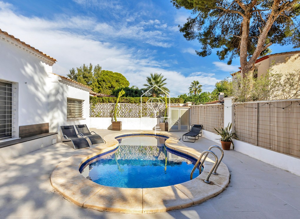 Resale - Villa - Orihuela Costa