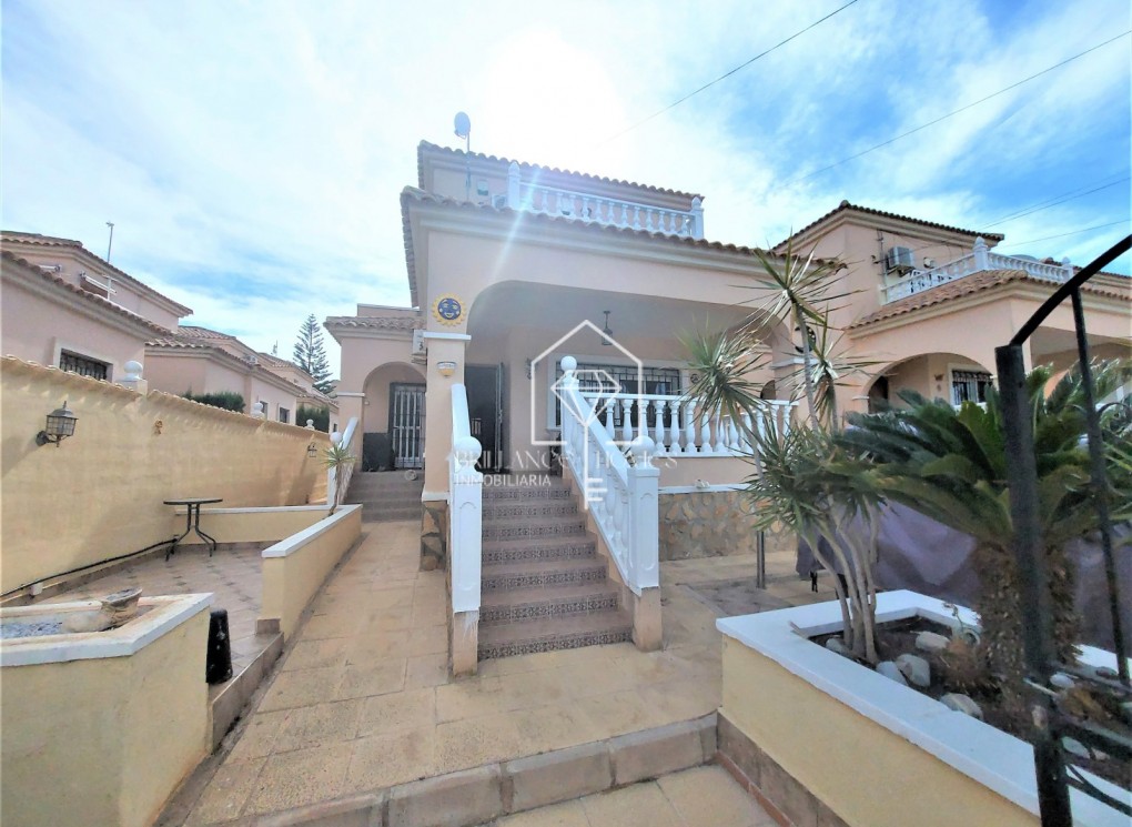 Resale - Villa - San Miguel de Salinas