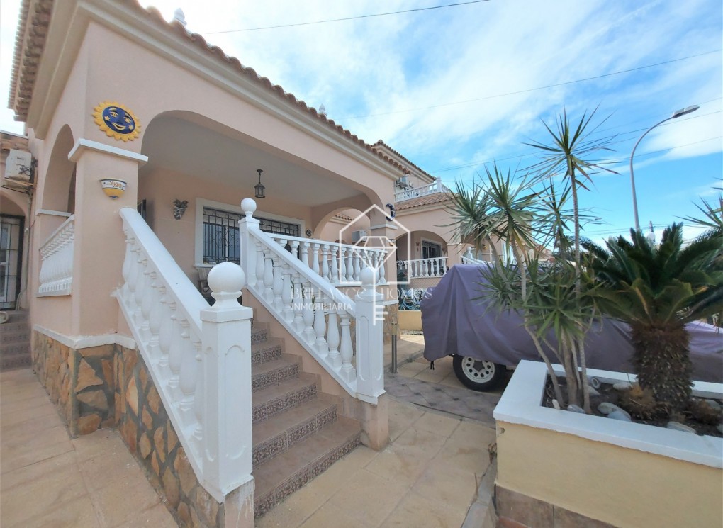 Resale - Villa - San Miguel de Salinas