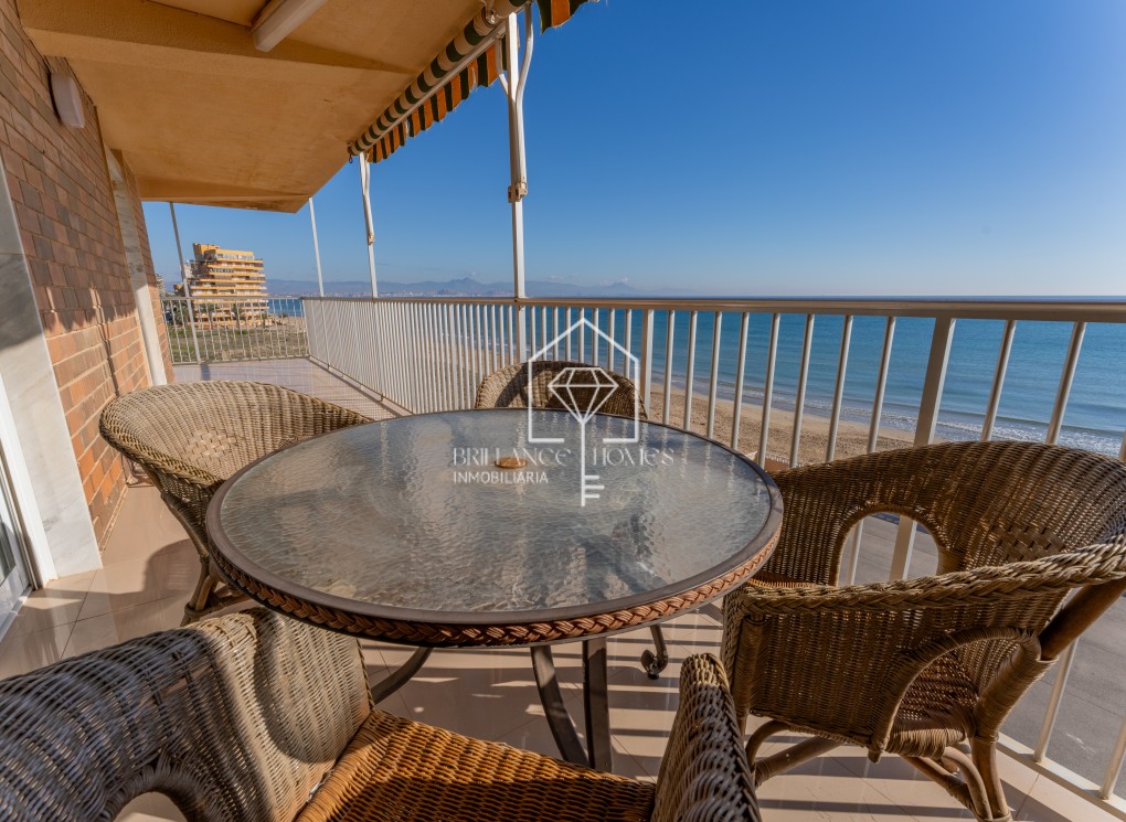 Resale - Wohnung - Los Arenales del Sol - Arenales