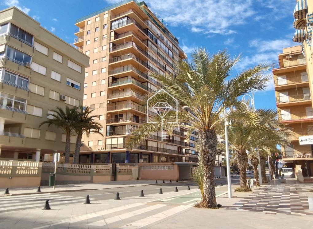 Resale - Wohnung - Los Arenales del Sol - Arenales