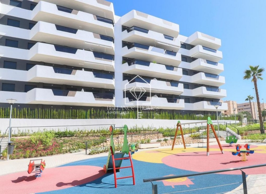 Resale - Wohnung - Los Arenales del Sol - Arenales