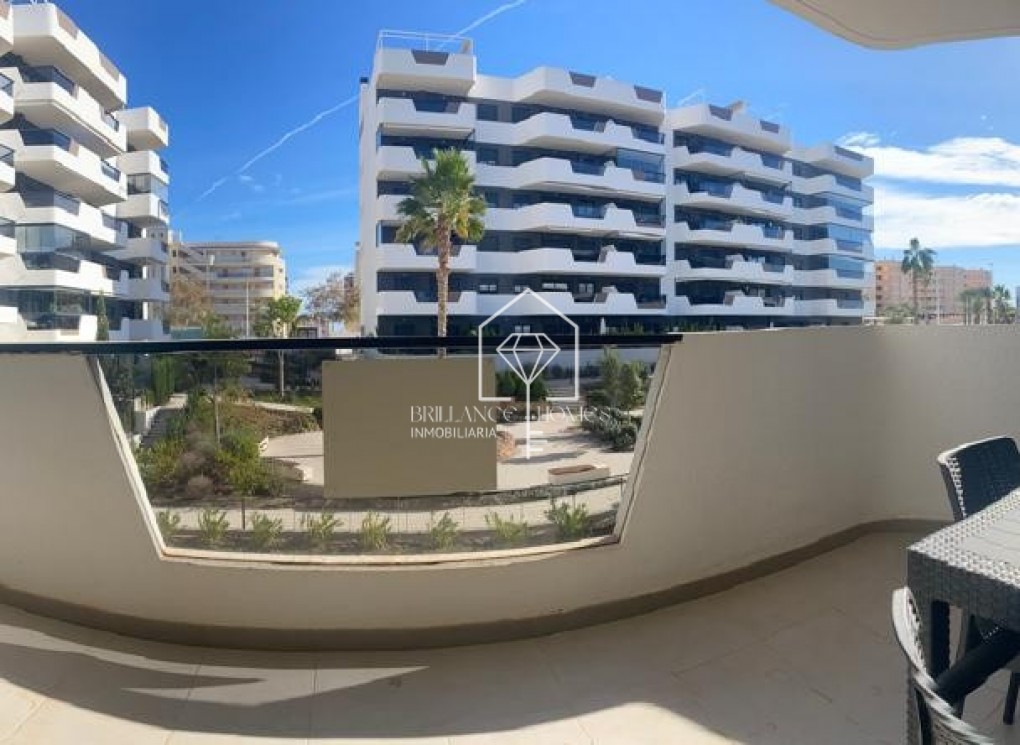 Resale - Wohnung - Los Arenales del Sol - Arenales