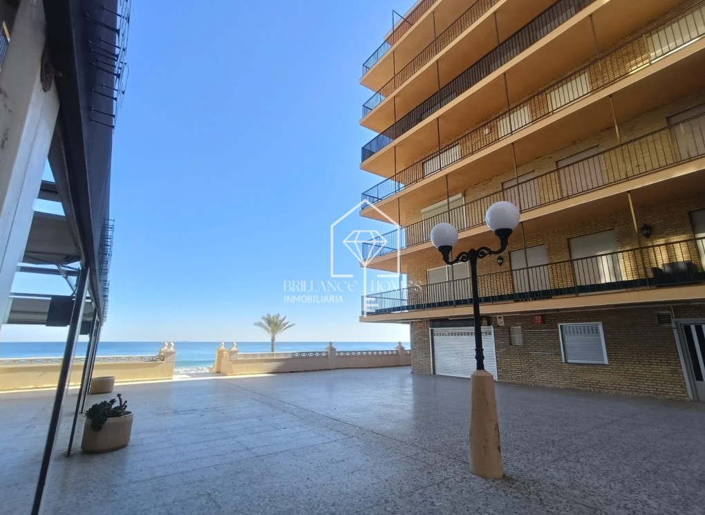 Resale - Wohnung - Los Arenales del Sol - Arenales