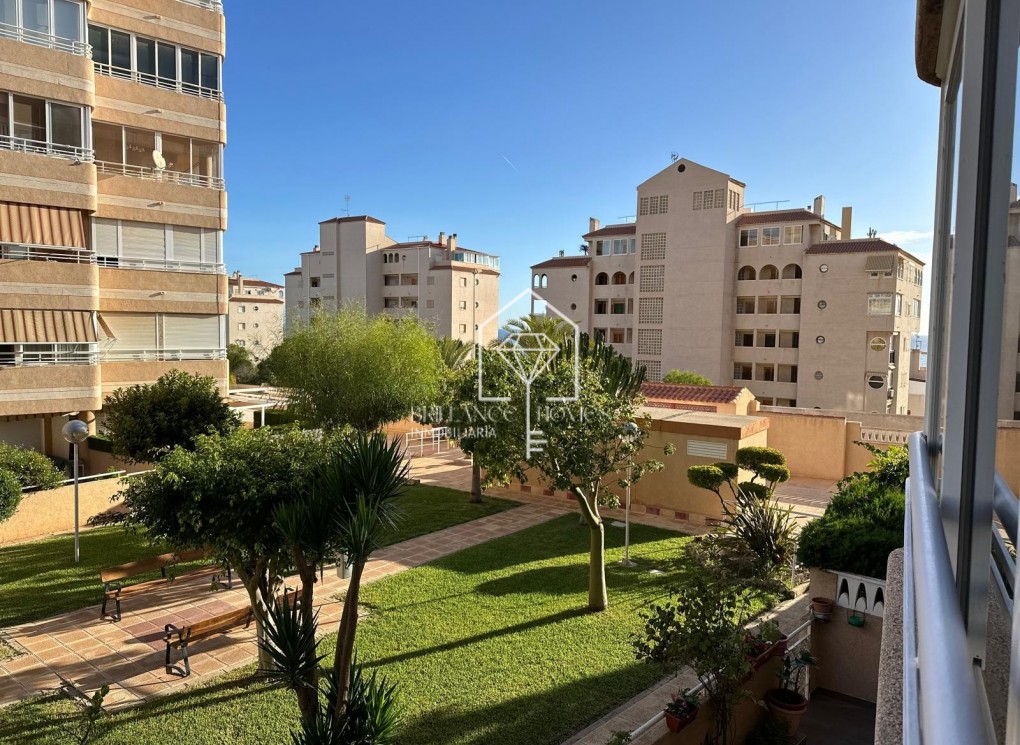 Resale - Wohnung - Los Arenales del Sol - Arenales