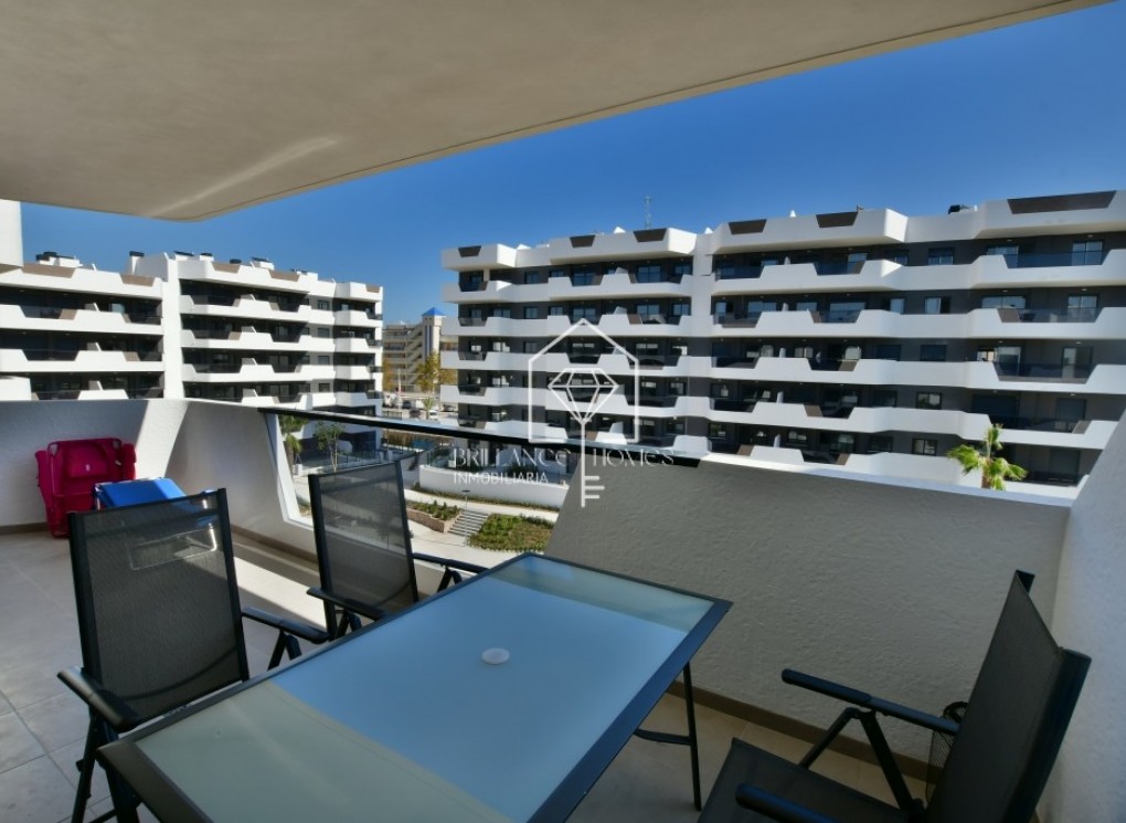 Resale - Wohnung - Los Arenales del Sol - Arenales