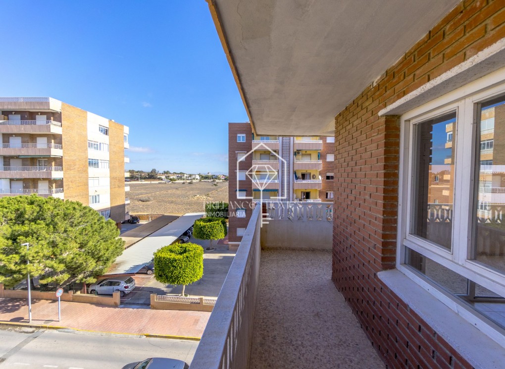 Revente - Apartment - Punta Prima