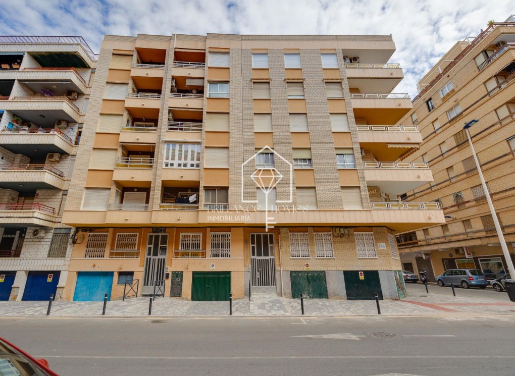 Revente - Appartement / flat - Torrevieja - Playa del Cura