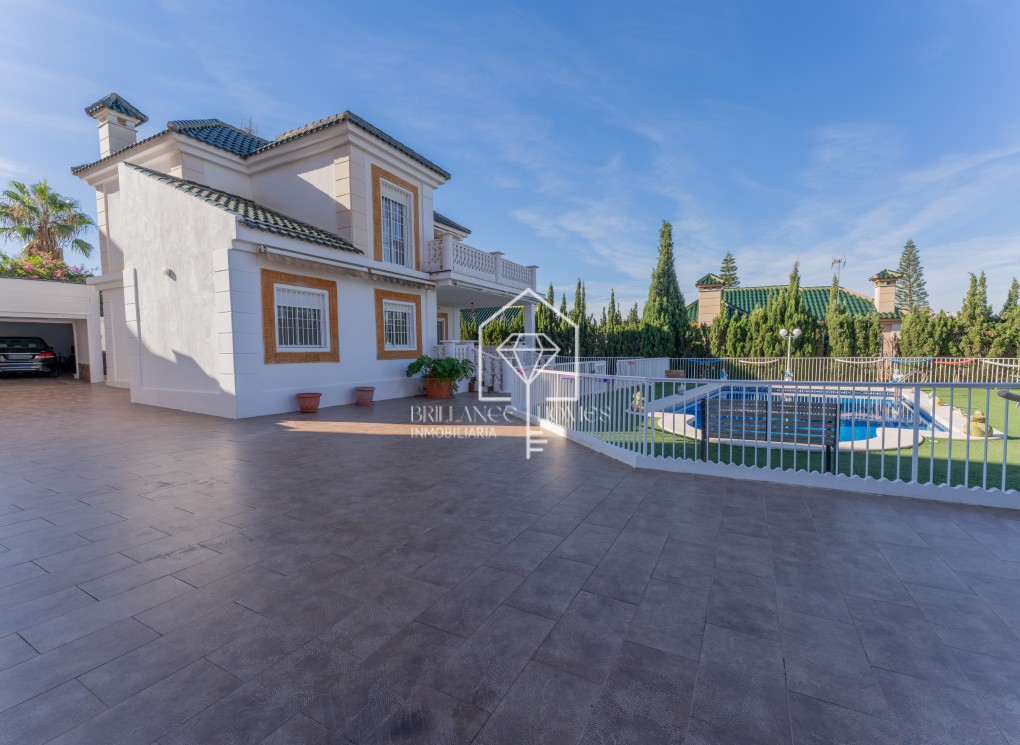 Revente - Villa - Los Arenales del Sol - Arenales