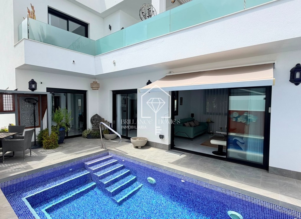 Sale - 4. House - Detached Villa - Los Montesinos - La Herrada