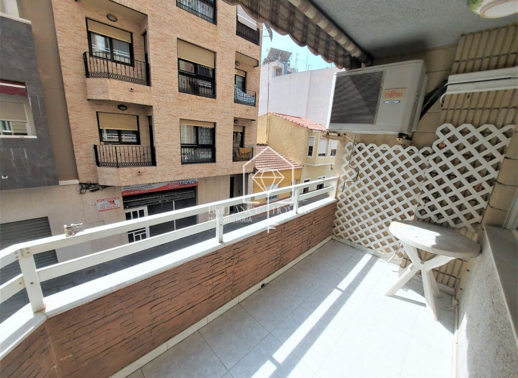 Sale - Apartment / flat - Torrevieja - Playa de los Locos