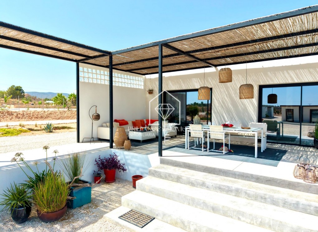 Sale - Detached villa - Pinoso
