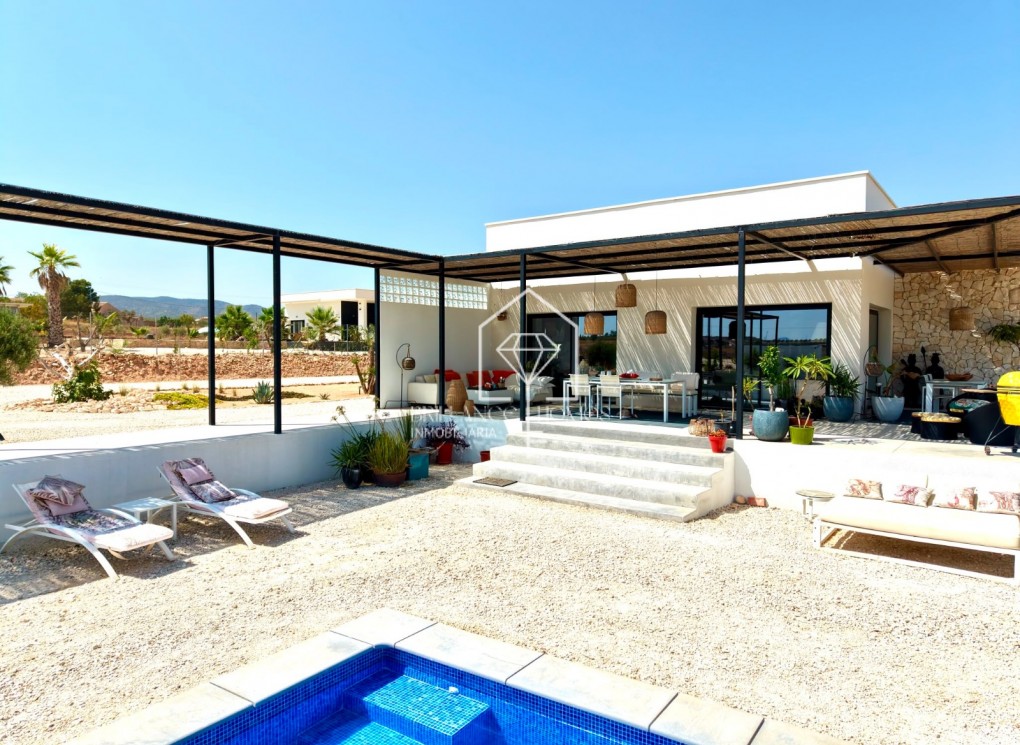 Sale - Detached villa - Pinoso