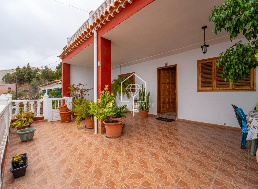 Sale - Villa / Detached house - SANTA CRUZ - EL CHORRILLO