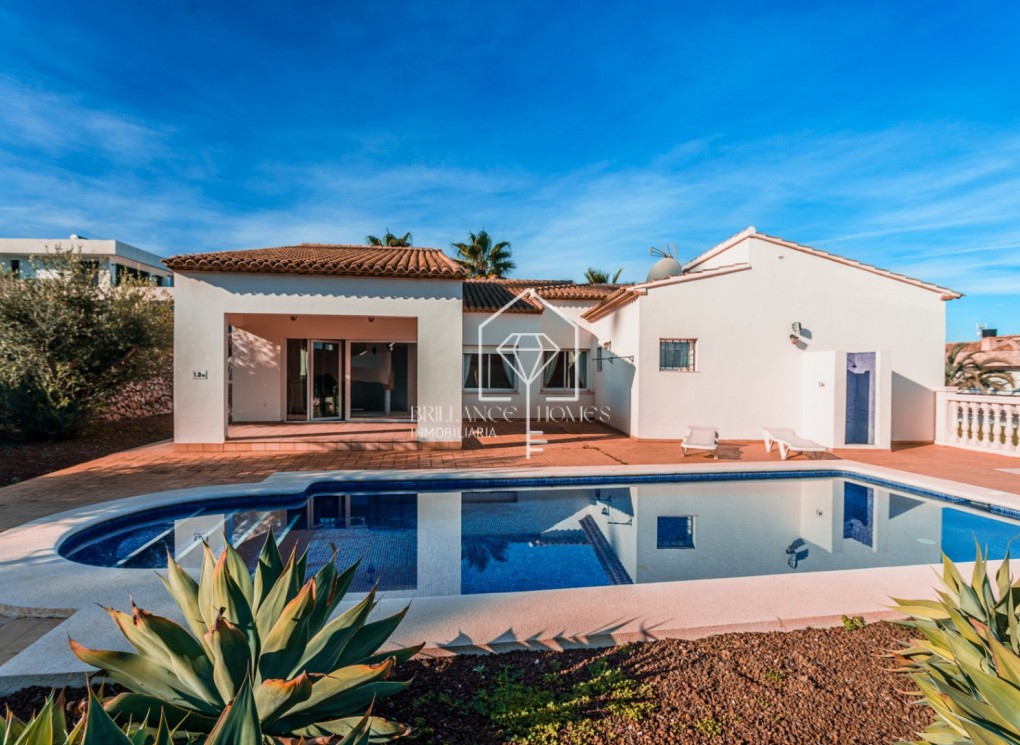 Sale - Villa - Jávea
