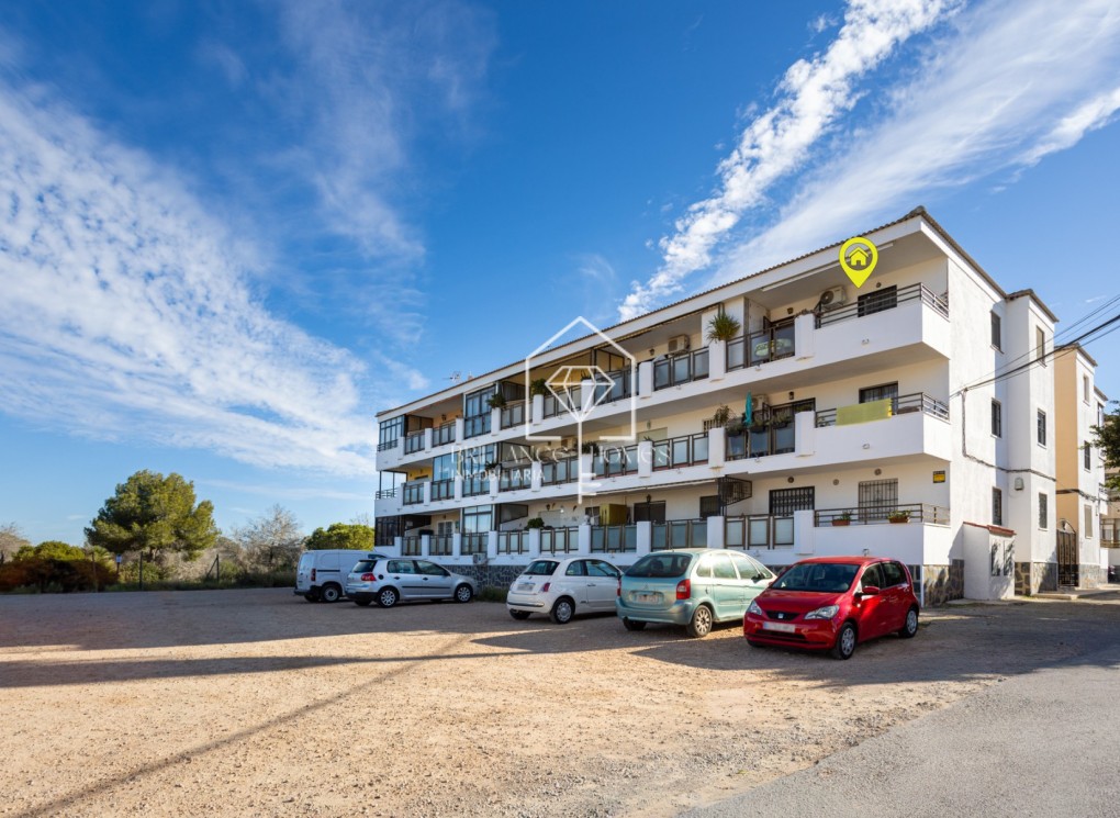 Segunda mano - Apartment flat - Torrevieja - La Siesta