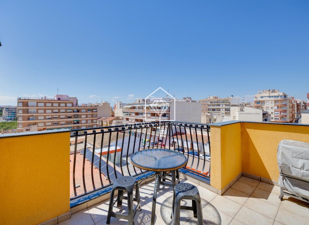 Segunda mano - Ático - Torrevieja