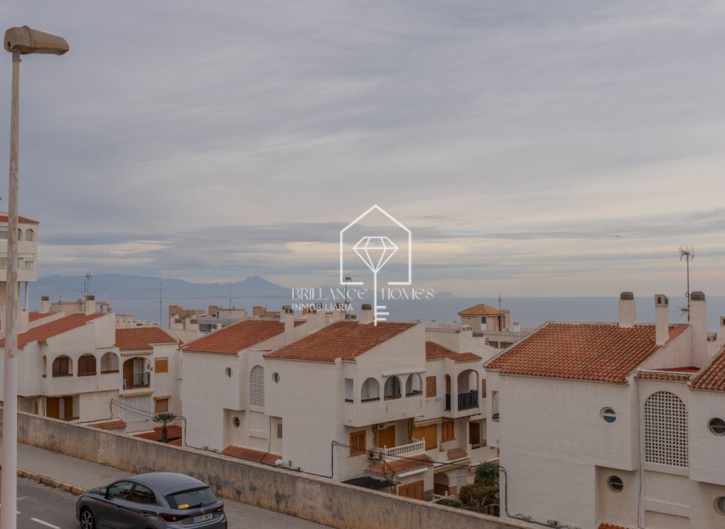 Segunda mano - Bungalow - Los Arenales del Sol - Arenales