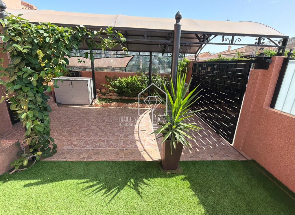 Segunda mano - Detached villa - Los Montesinos - La Herrada