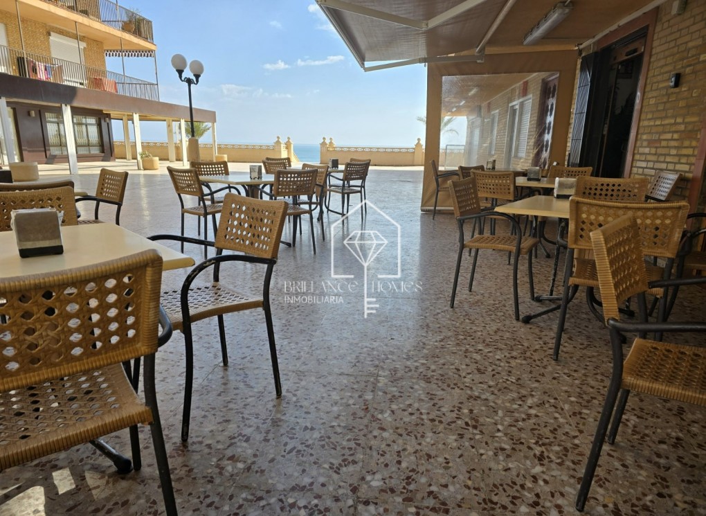 Segunda mano - Local comercial - Los Arenales del Sol - Arenales