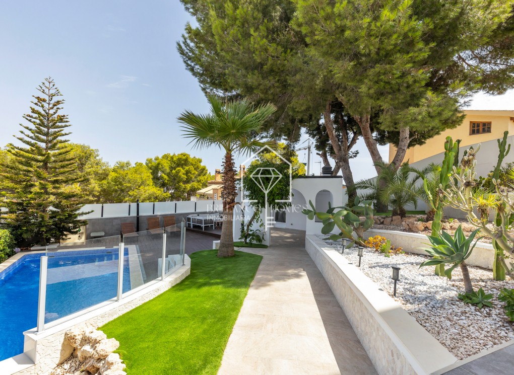 Segunda mano - Villa - Torrevieja - Los Balcones