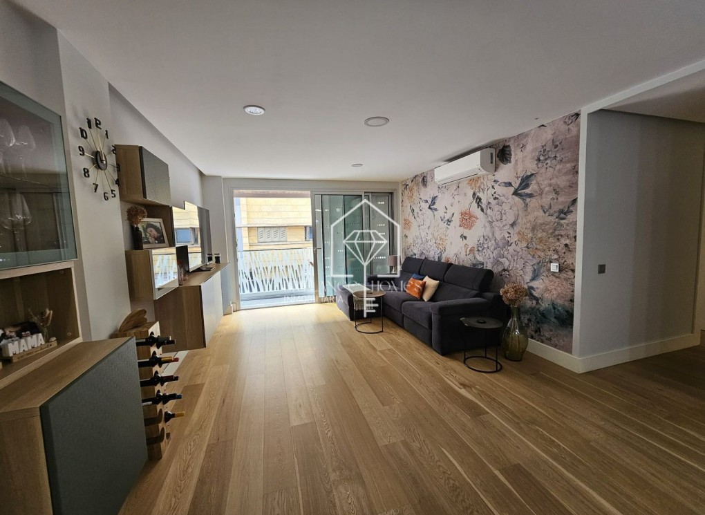 Sprzedaż - Apartment/mieszkanie - Las Palmas - Plaża Las Canteras