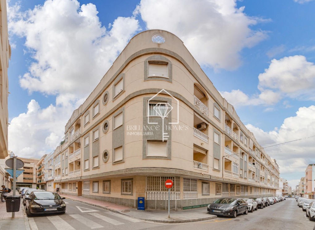 Sprzedaż - Apartment/mieszkanie - Torrevieja - Centro