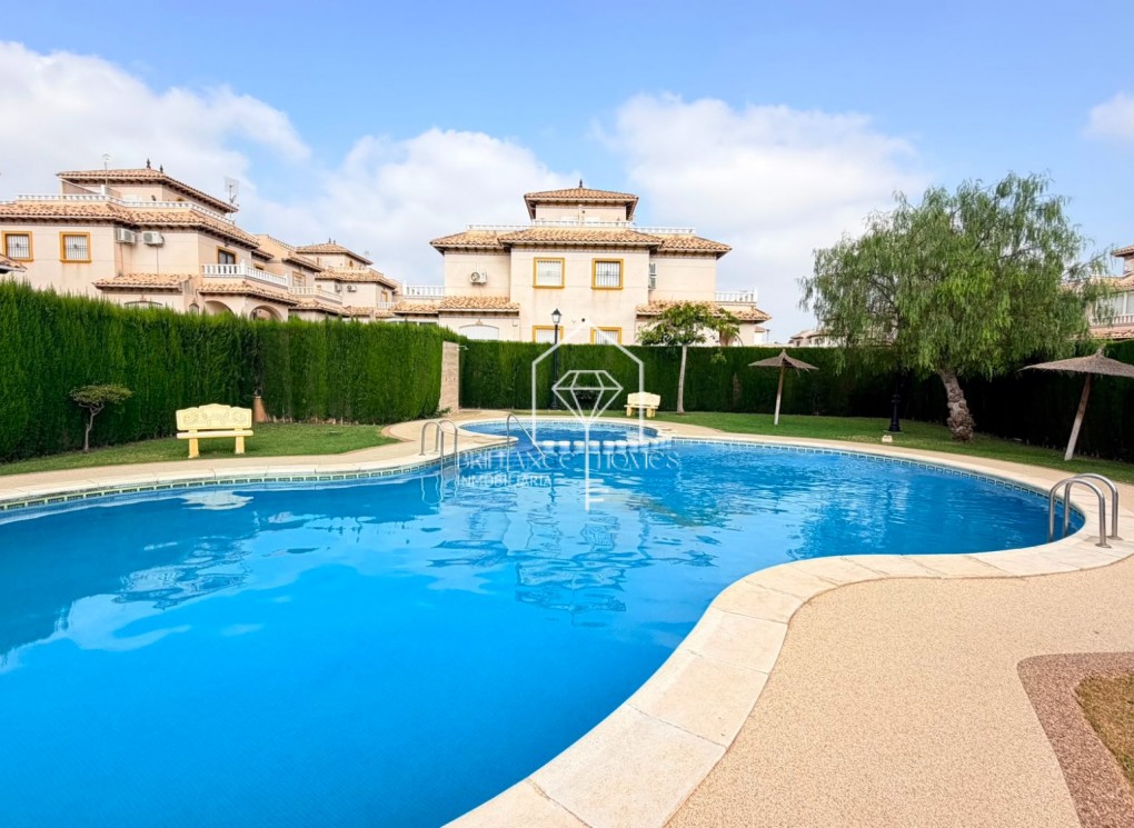 Sprzedaż - Semi Detached Villa - Lomas de Cabo Roig - Orihuela Costa