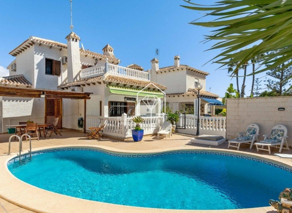 Sprzedaż - Villa - Orihuela Costa - La Zenia