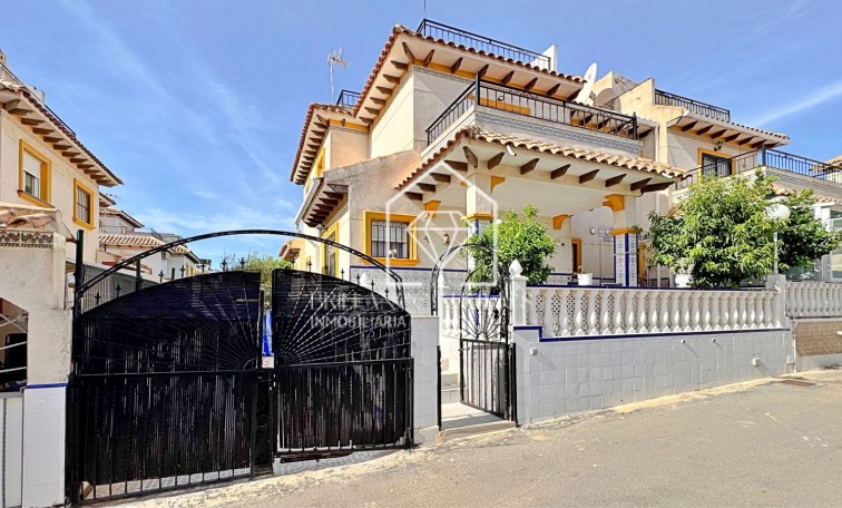 Townhouse - Sprzedaż - Orihuela Costa - La Campana